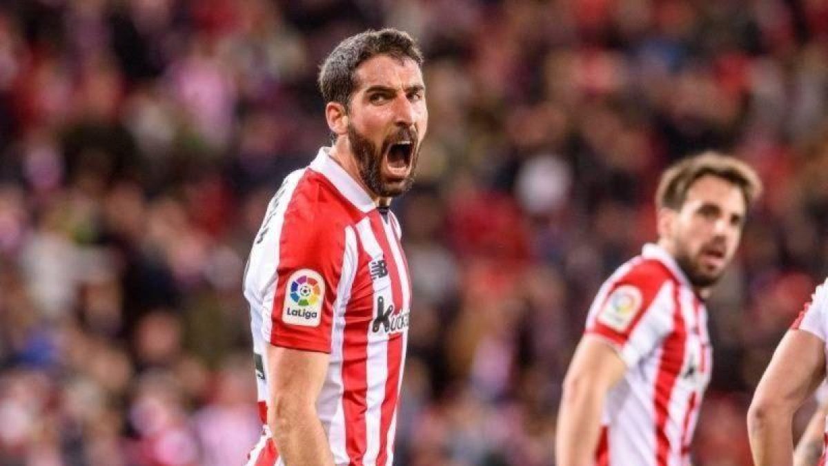 Raúl García en uno de los partidos de esta temporada con el Athletic Club.-TWITTER