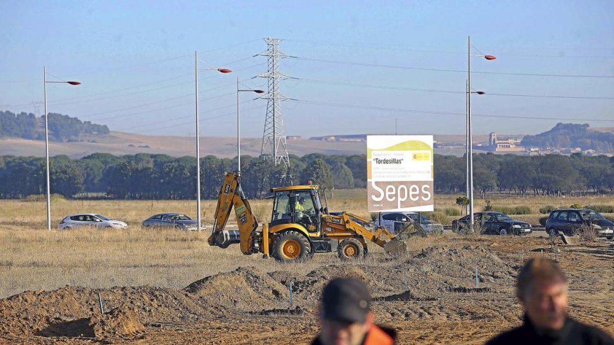 Obras de los accesos al Parque Logístico de Tordesillas. -ICAL