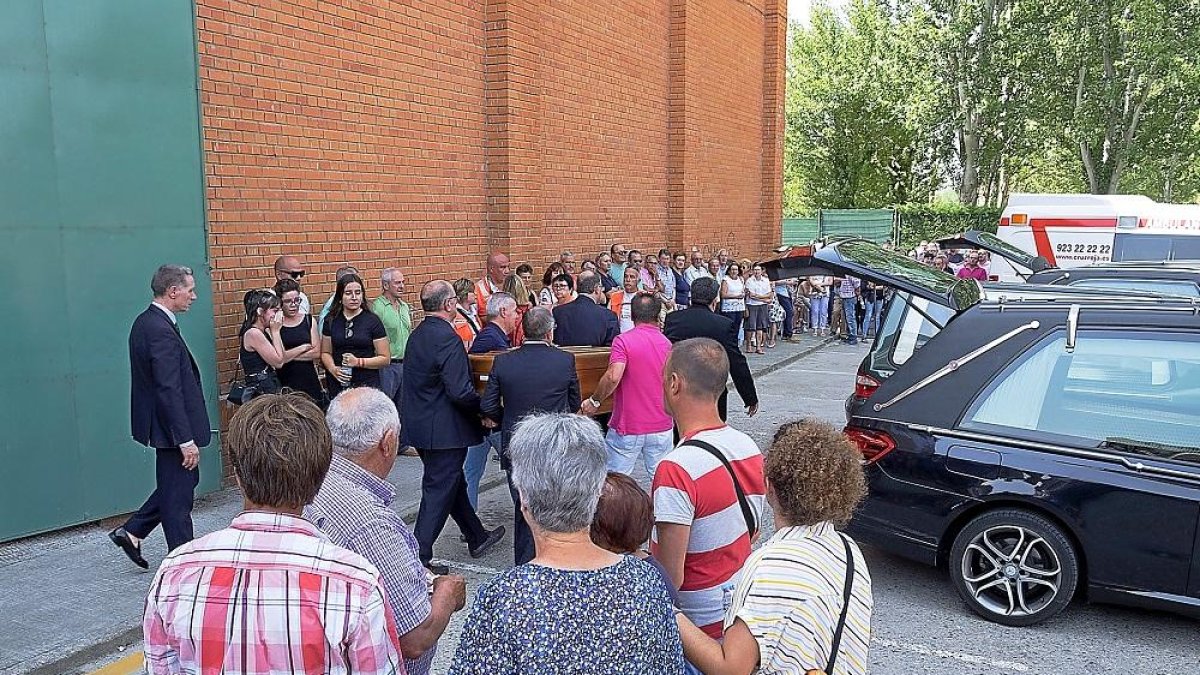 Funeral en Alba de Tormes por las cuatro víctimas del accidente en el término municipal de Galisancho.-ICAL