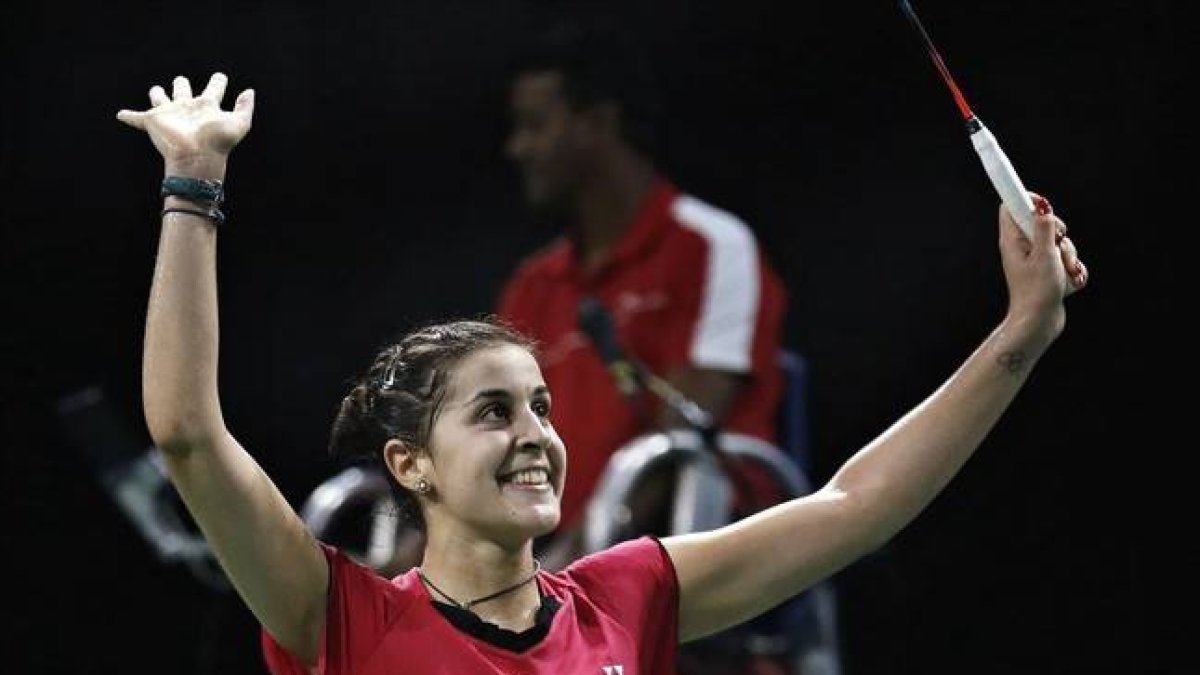 Carolina celebra el pase a semifinales.-