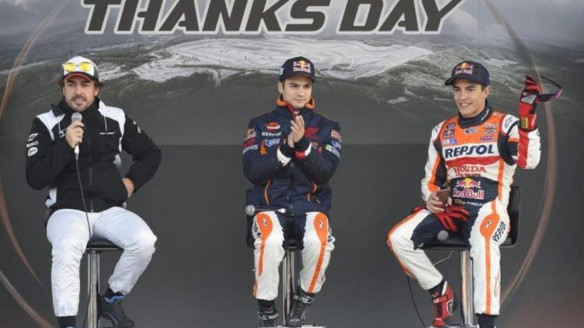 Fernando Alonso, Dani Pedrosa y Marc Márquez, en un acto publicitario.-