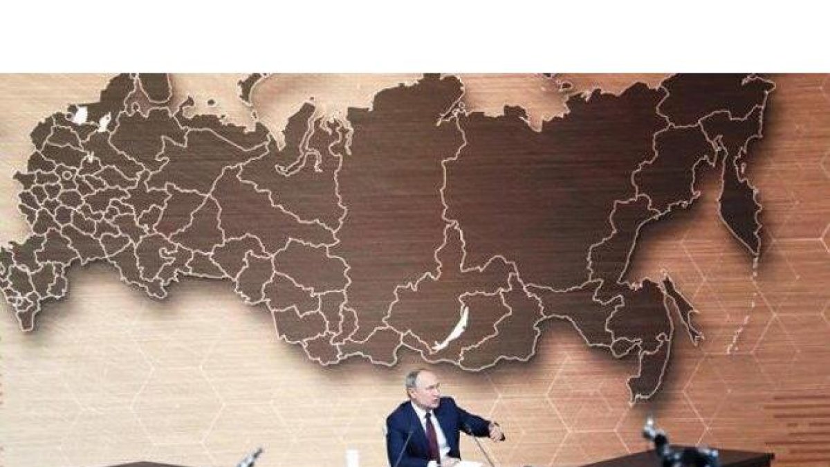 El presidente ruso Vladimir Putin, en una conferencia de prensa.-YURI KOCHETKOV (EFE)