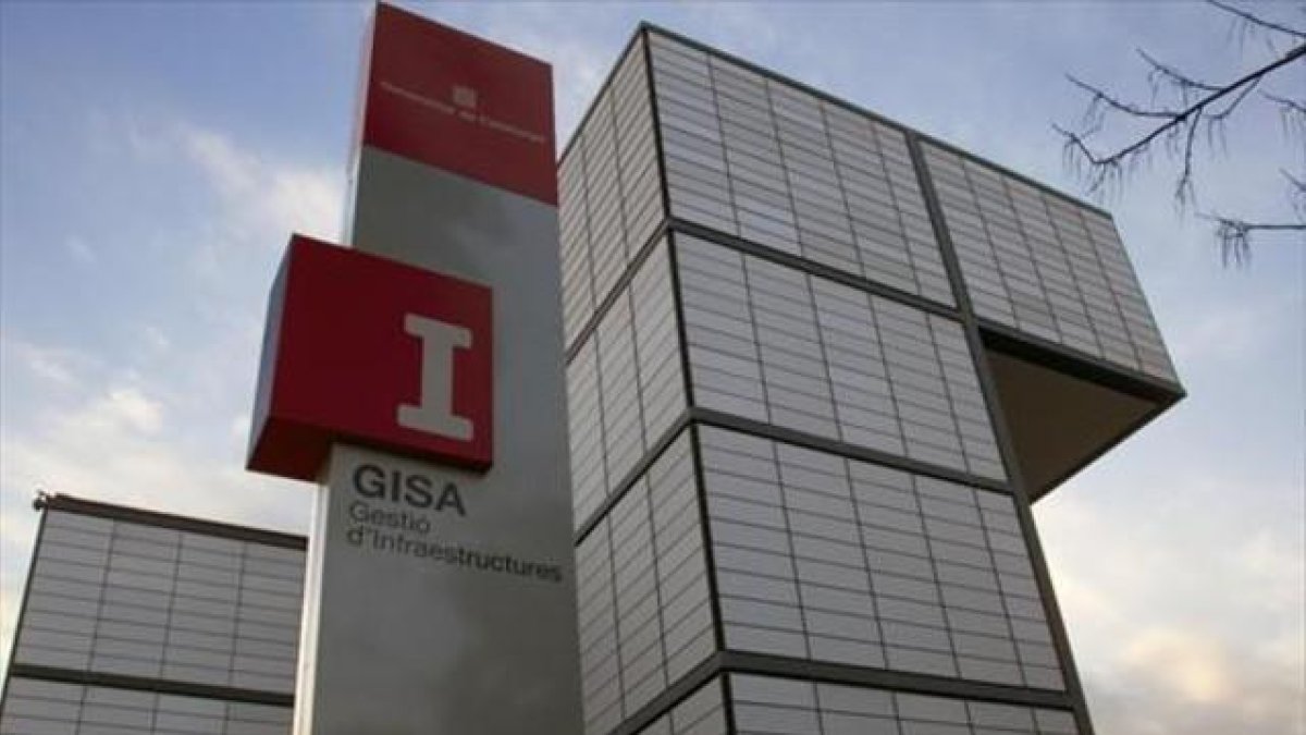 La fachada de la sede de la empresa GISA en Barcelona, en el 2011-CARLOS MONTAÑÉS