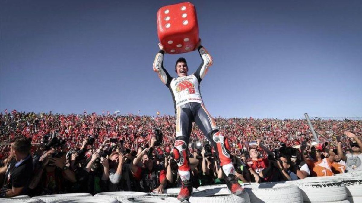 Marc Márquez se convirtió, el pasado noviembre, en Cheste (Valencia), en Big 6 al conquistar su sexto título mundial.-REPSOL MEDIA / JAIME OLIVARES