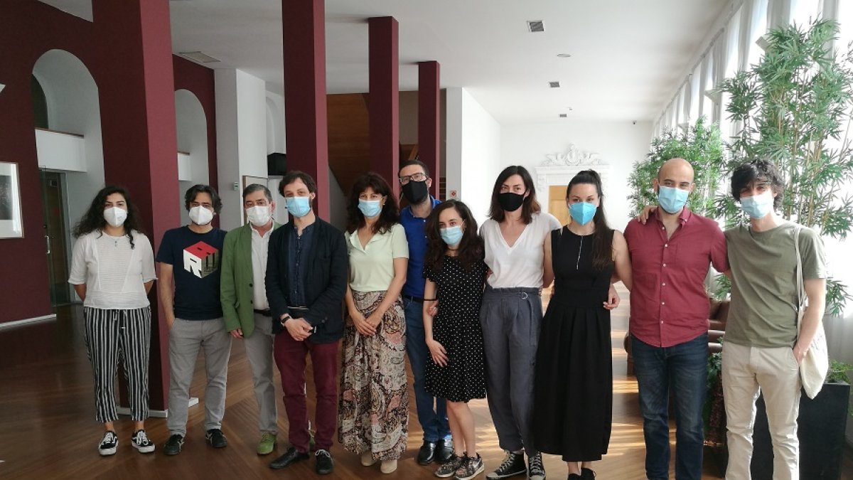 Gabriela Briceño, David Manso, José María Viteri, Nicola Borghesi, Ana Redondo, José Manuel Mora, Mar Soler, Marta Ruiz de Viñaspre, Sheyla Niño, Raúl Escudero y Luis Alberto Heras, ayer, en el Teatro Calderón. | E. M.