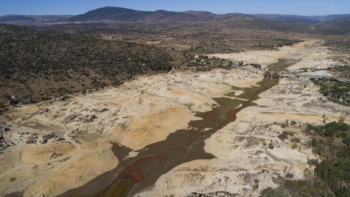 Foto de archivo del embalse de El Burguillo en Ávila-ICAL