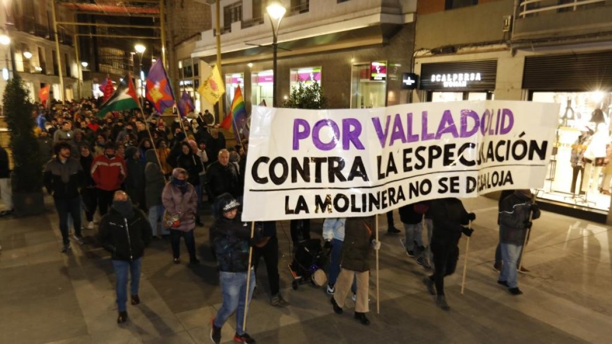 Manifestación del Centro Social de La Molinera contra la decisión del Juzgado de Instrucción 1 de Valladolid. -E.M.
