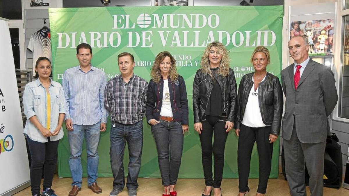 De izda. a dcha., Isabel Gil (Wimbledon), Roberto Sebastián (Cenfisol), Pedro Tapias (Lasa Sport), Begoña Pérez (Kilarny), Ana Luquero (EL MUNDO), Cristina Ledesma (Porsy Internacional) y José Antonio Arias (ELMUNDO)-J.M.Lostau