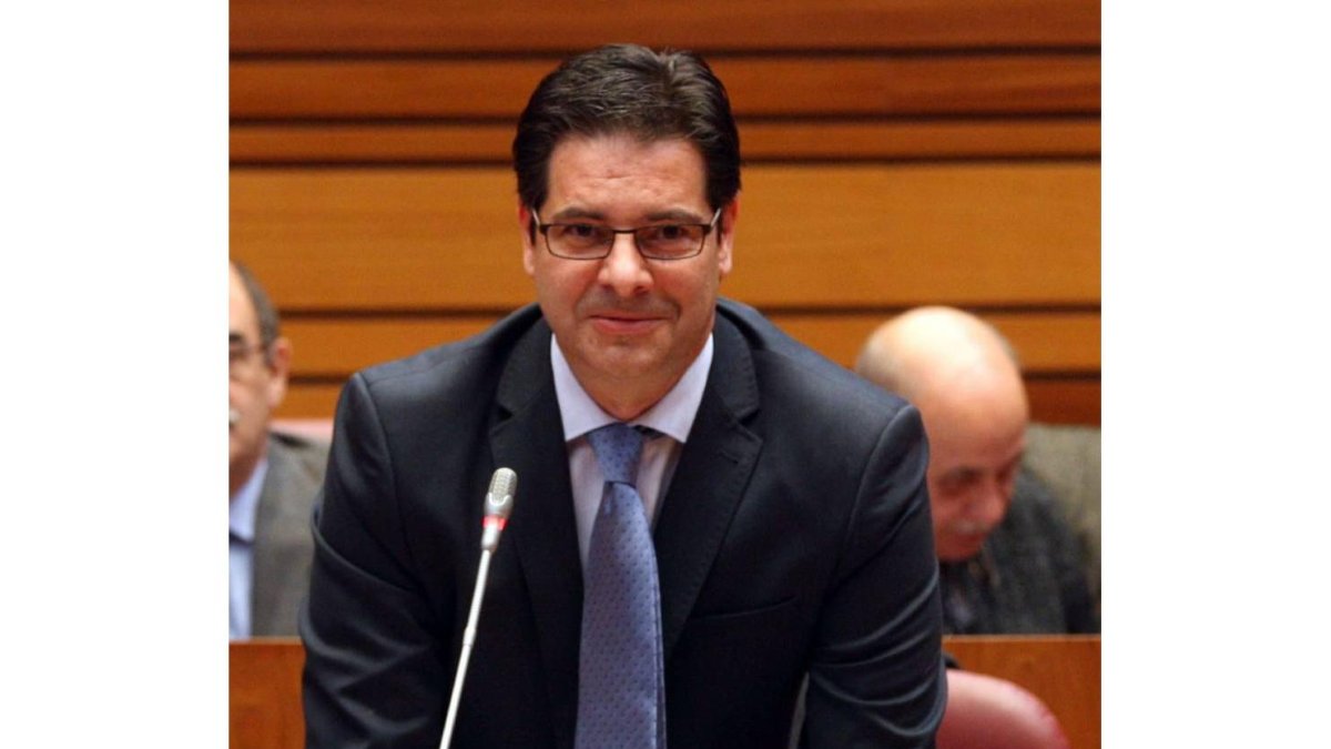 El procurador del PP por Soria José Javier Martín Dorado toma posesión de su cargo-Ical