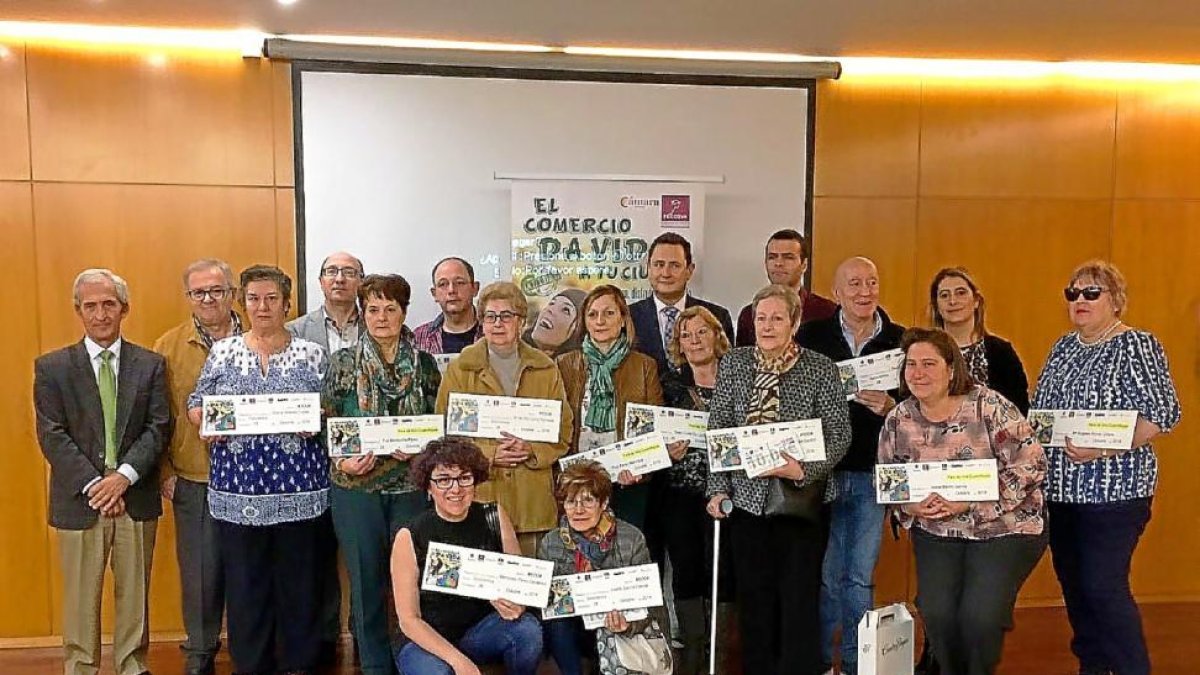 Imagen de los premiados de la campaña ‘El Comercio da vida a tu ciudad’.-EL MUNDO
