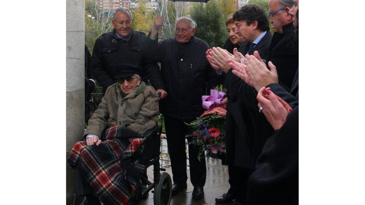 Celso López Gavela, en una imagen de archivo durante uno de los últimos homenajes que le rindió Ponferrada.-ICAL