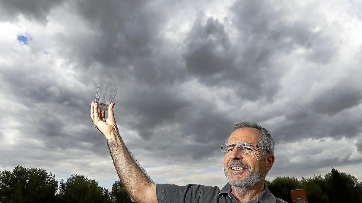 EL CENTRO DE LA AEMET, «UN DESCONOCIDO».  La sede de la Agencia Estatal se encuentra en la calle Orión 11, cerca de la subida  de la calle Doctor de Villacián. «Es la gran desconocida y me gustaría que todo el mundo supiera lo que hacemos aquí».-J.M.LOSTAU