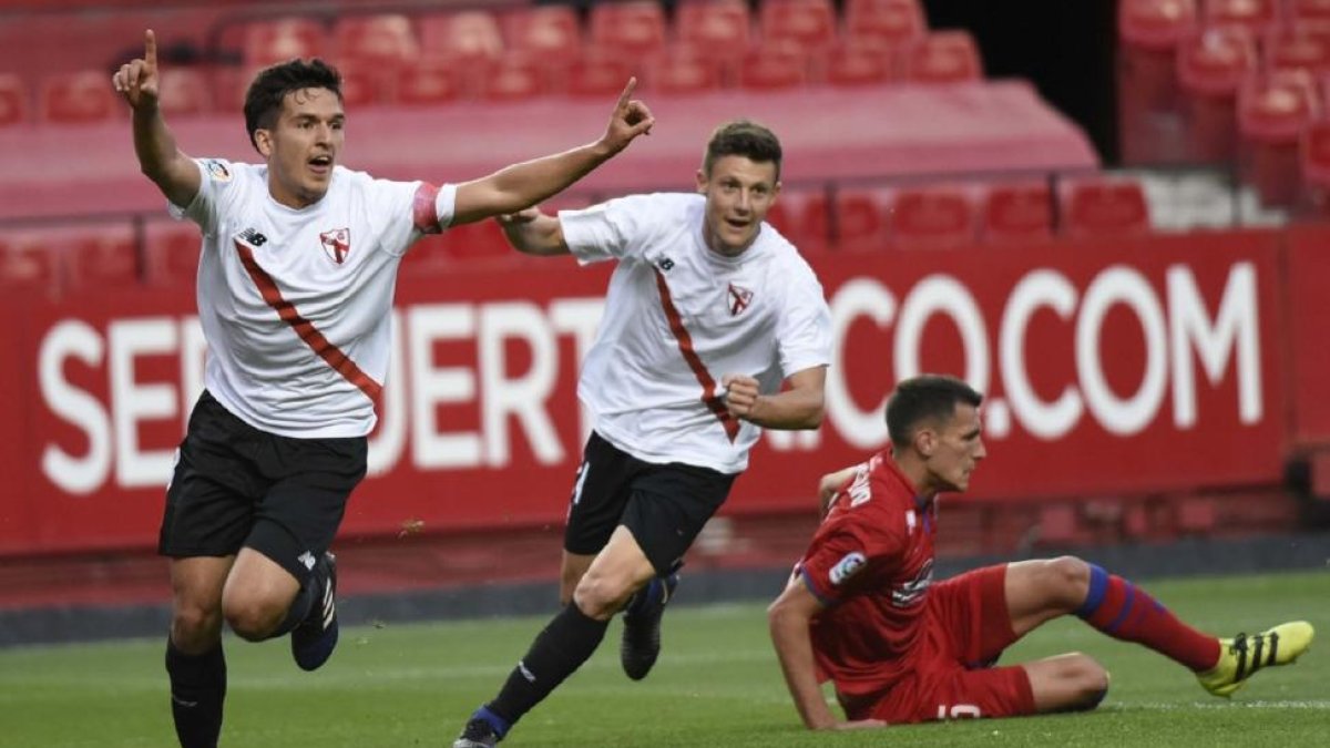 Cotán celebra un gol con el Sevilla Atlético.-SEVILLAFC