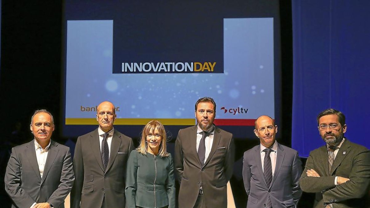 Javier Rodríguez Zapatero, Joaquín Da Silva, María Garaña, Óscar Puente, Daniel Carreño y Eduardo Álvarez, en un moento del ‘Innovation Day’.-ICAL