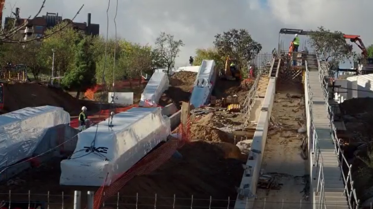 Comienza la instalación de las escaleras y rampas mecánicas de la ladera este de Parquesol. Photogenic