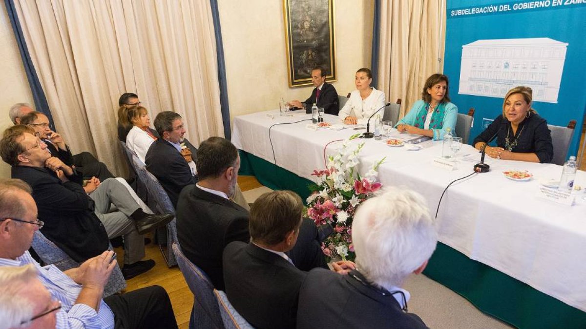 La secretaria de Estado de Turismo, Isabel María Borrego, presenta el Plan Integral de Turismo Rural ante representantes de entidades del sector y cargos públicos institucionales en un acto en el que participa la subdelegada del Gobierno en Zamora, Clara -Ical