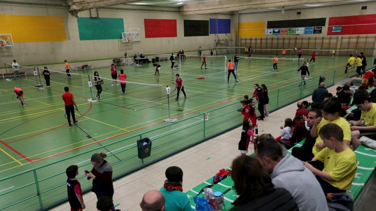 La actividad de bádminton de los Juegos Escolares de la Diputación en Medina del Campo. / MONTSE ÁLVAREZ