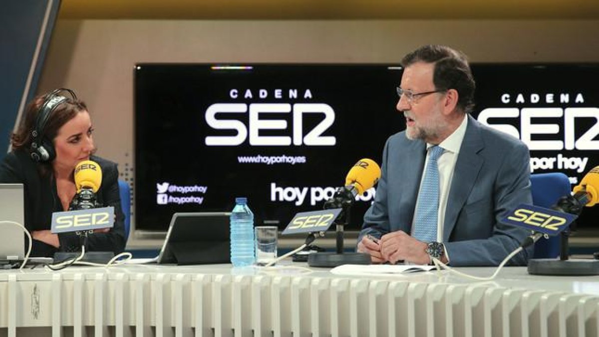 Mariano Rajoy, entrevistado por Pepa Bueno en la SER, este miércoles-EFE / BALLESTEROS