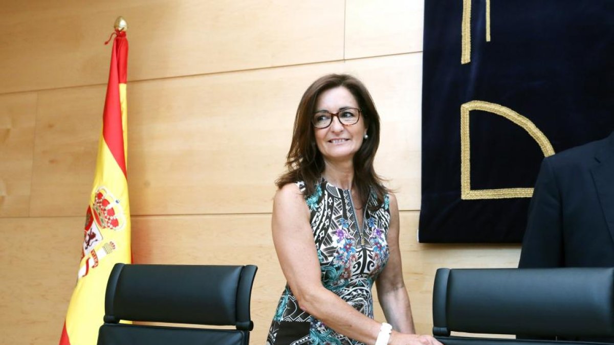 La exgerente regional de salud de la Junta, Carmen Ruiz Alonso, comparece ante la comisión de investigación del Hospital de Burgos-ICAL