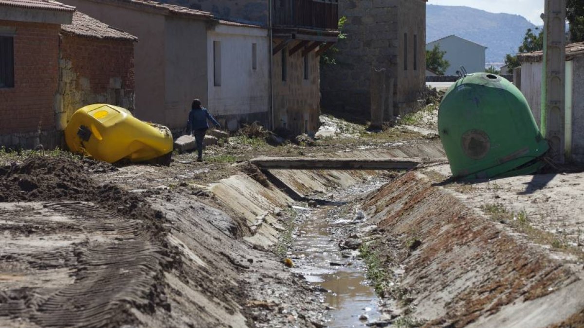 Efectos de la tromba de agua caída sobre la localidad abulense de Muñogalindo.-ICAL