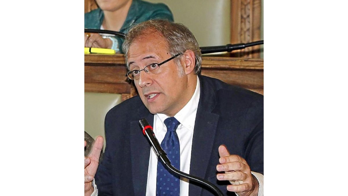 José A. Martínez Bermejo, en un Pleno.-J. M. LOSTAU