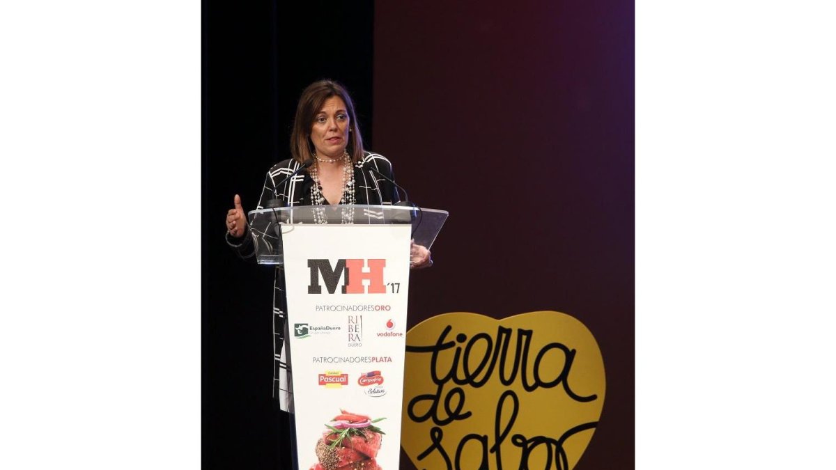 La consejera de Agricultura, Milagros Marcos, durante su intervención en el acto de entrega de los Premios Maestros Hosteleros '17-Rubén Cacho / ICAL