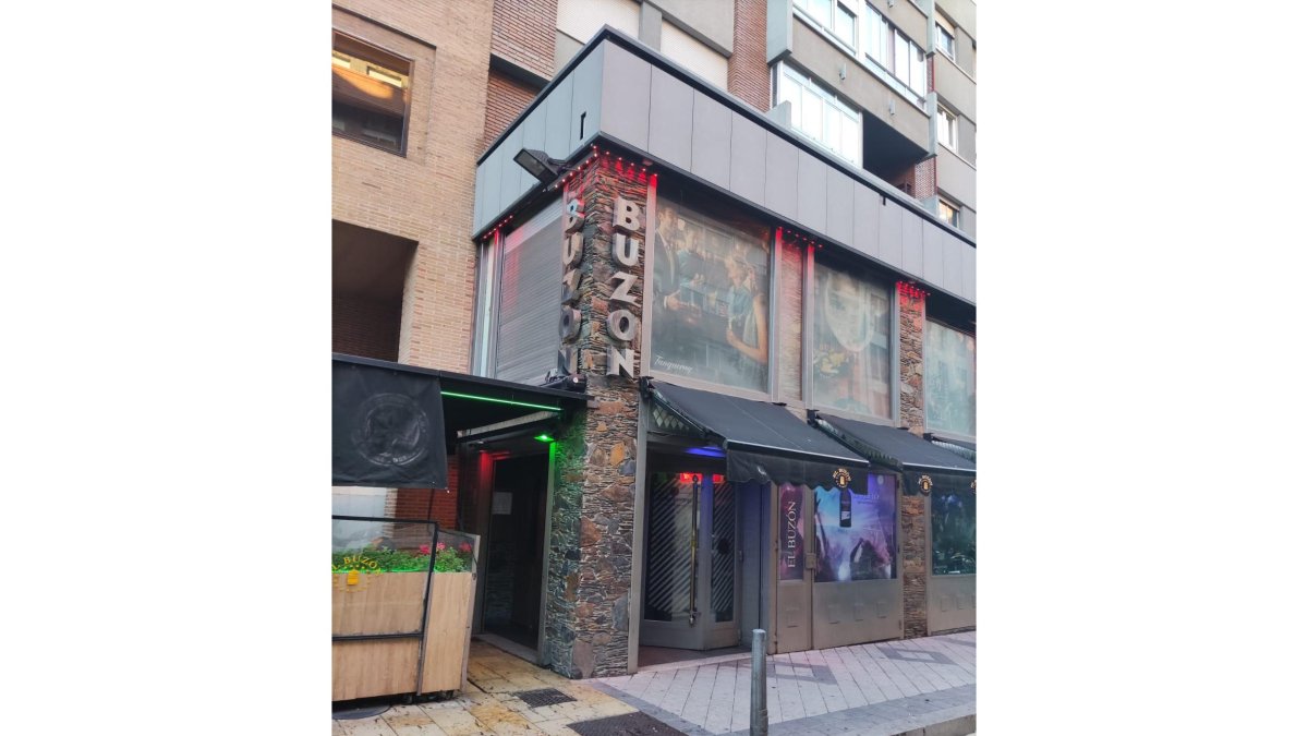 Bar el Buzón, donde sucedieron los hechos en la tarde del sábado. E.M.