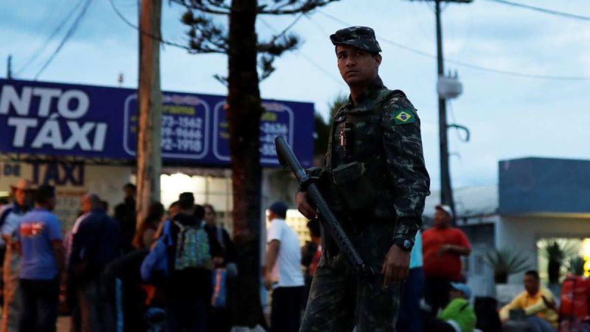 La presencia de los efectivos se debe al actual cuadro de inestabilidad en la seguridad pública de Roraima, por la migración de venezolanos.-REUTERS