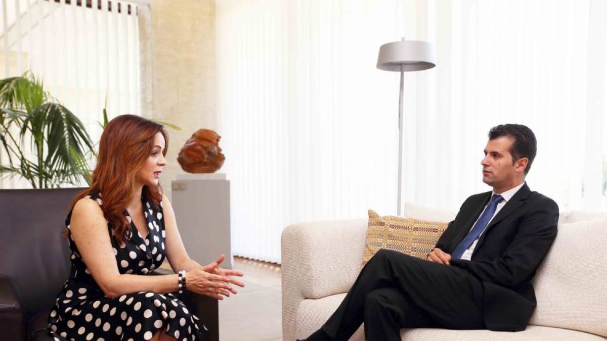 La presidenta de las Cortes, Silvia Clemente, se reúne con el portavoz del Grupo Socialista, Luis Tudanca-Ical