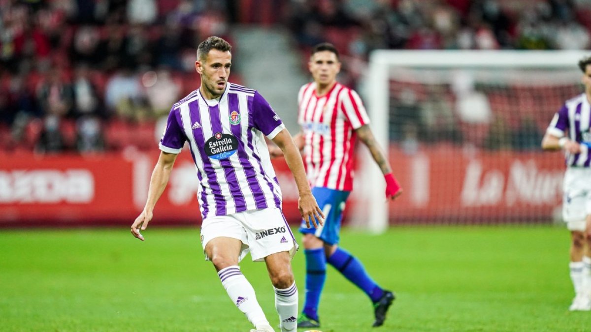 Kiko Olivas durante el choque ante el Sporting. / IÑAKI SOLA / RV
