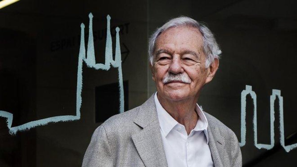 Mendoza, en la presentación de su libro ’El rey recibe’ en Barcelona.-RICARD FADRIQUE