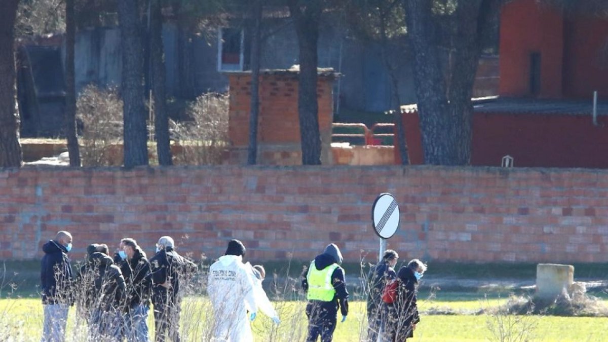 Hallazgo del cadáver de Esther López por la Guardia Civil, en una imagen de archivo- J. M. LOSTAU