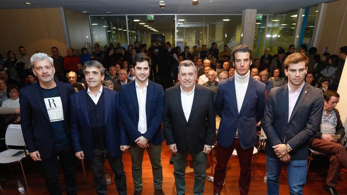 César Mata, Victorino Martín, Nacho de la Viuda, José Manuel Barrio, Morenito de Aranda y Rubén Pinar.-J. M. LOSTAU