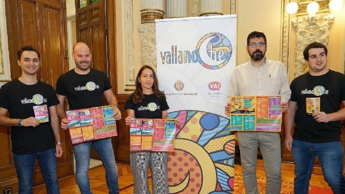 Momento de la presentación de Vallanoche y Vallatarde.-E. M.