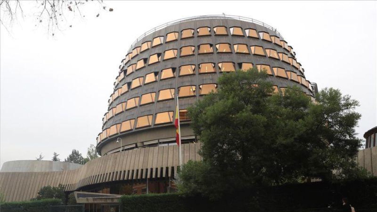 El edificio del Tribunal Constitucional, en Madrid.-EFE / BALLESTEROS