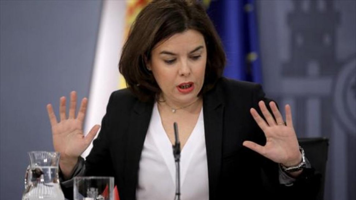 Soraya Sáenz de Santamaría, en rueda de prensa tras un Consejo de Ministros.-JOSÉ LUIS ROCA
