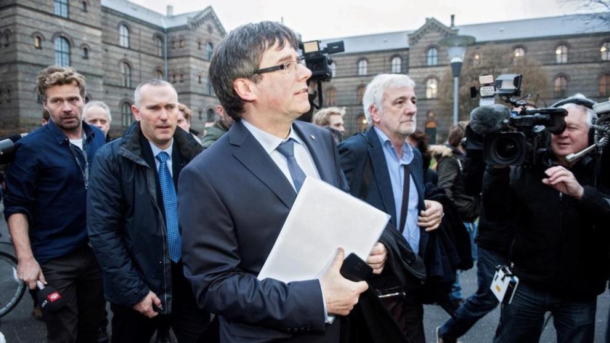 Puigdemont, el pasado 22 de enero, tras participar en un acto académico en la Universidad de Copenhague.-/ EFE / RICARDO RAMÍREZ