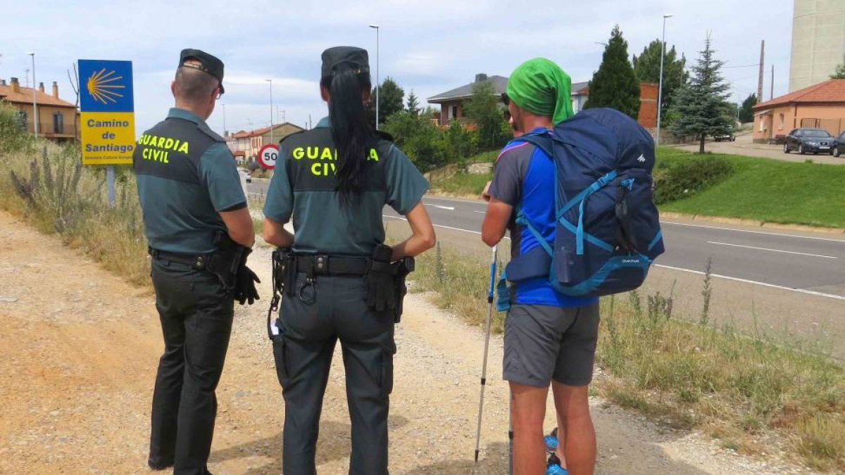 La Guardia Civil intensifica la vigilancia del Camino de Santiago en León durante la época estival-Ical
