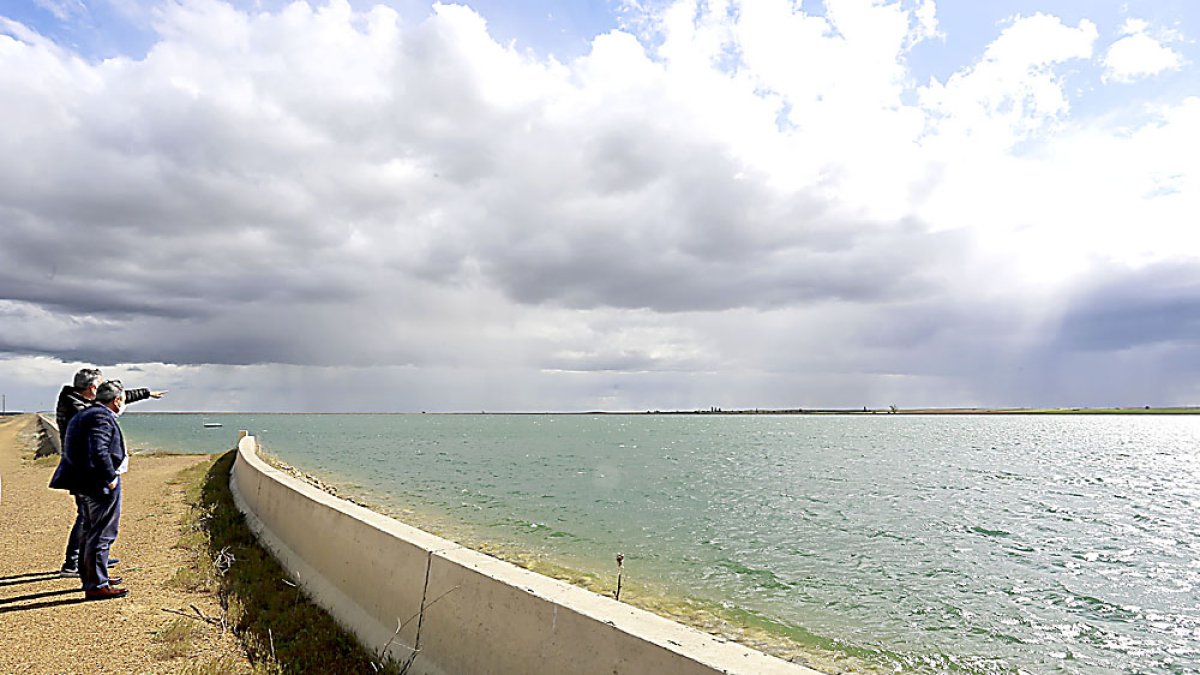 Balsa de Villalón, una laguna artificial de 117 hectáreas capaz de contener 10 hectómetros cúbicos. ICAL