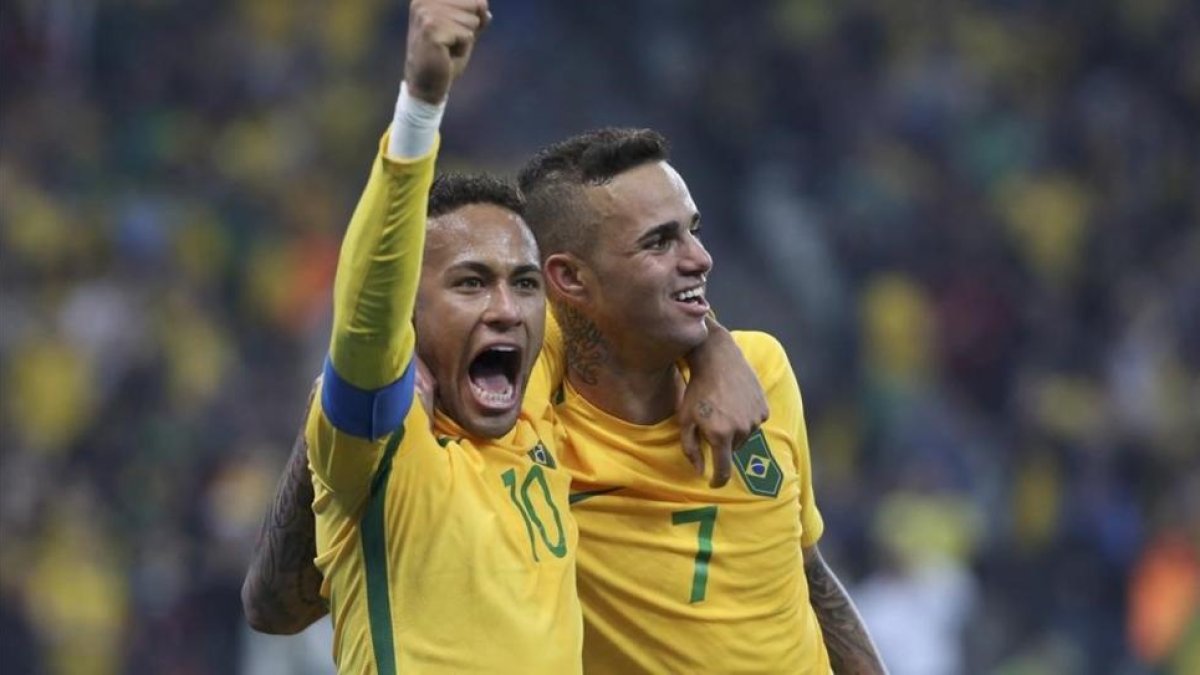Neymar y Luan, los autores de los dos goles de Brasil.-REUTERS / PAULO WHITAKER