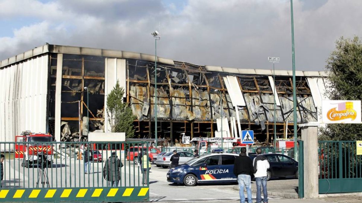 Estado en el que quedó la fábrica de Campofrío tras el incendio-Sergio Enriquez-Nistal