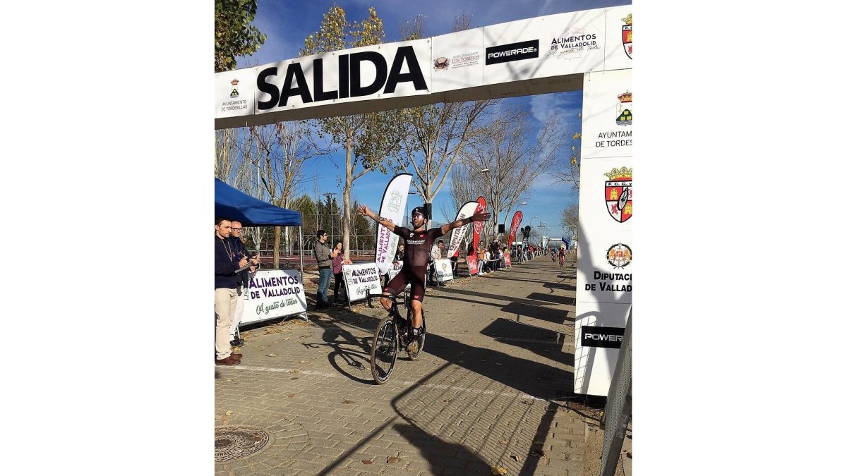 Castañeda ganando en Tordesillas.-EL MUNDO