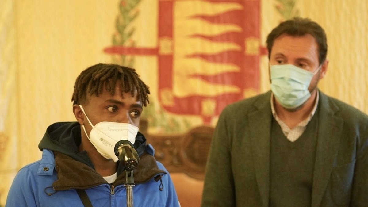 Sied Muhamed junto a Óscar Puente.- ICAL