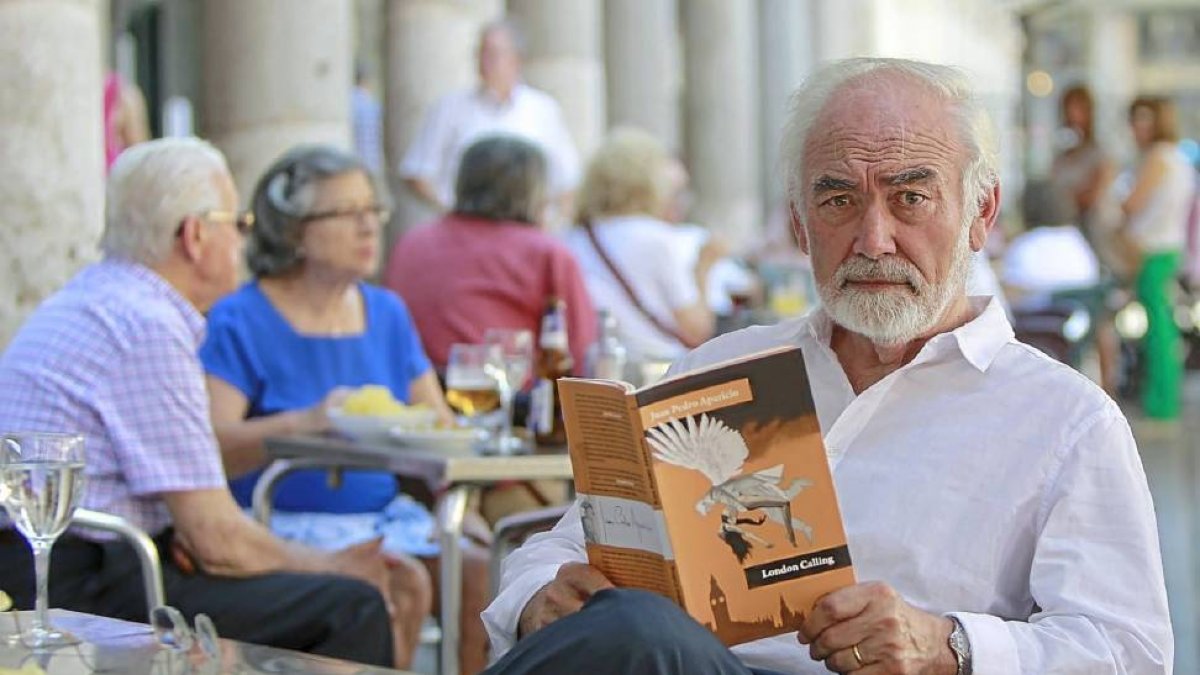 Juan Pedro Aparicio, escritor.-J. M. Lostau
