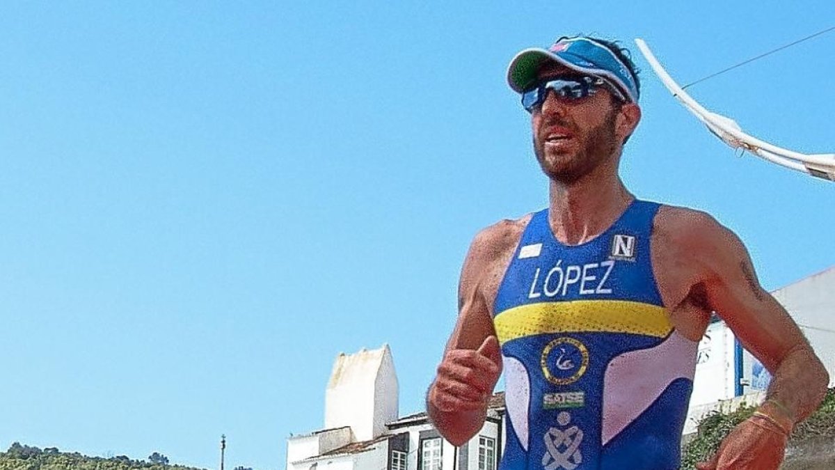 Fran López cruza la meta.-E.M.