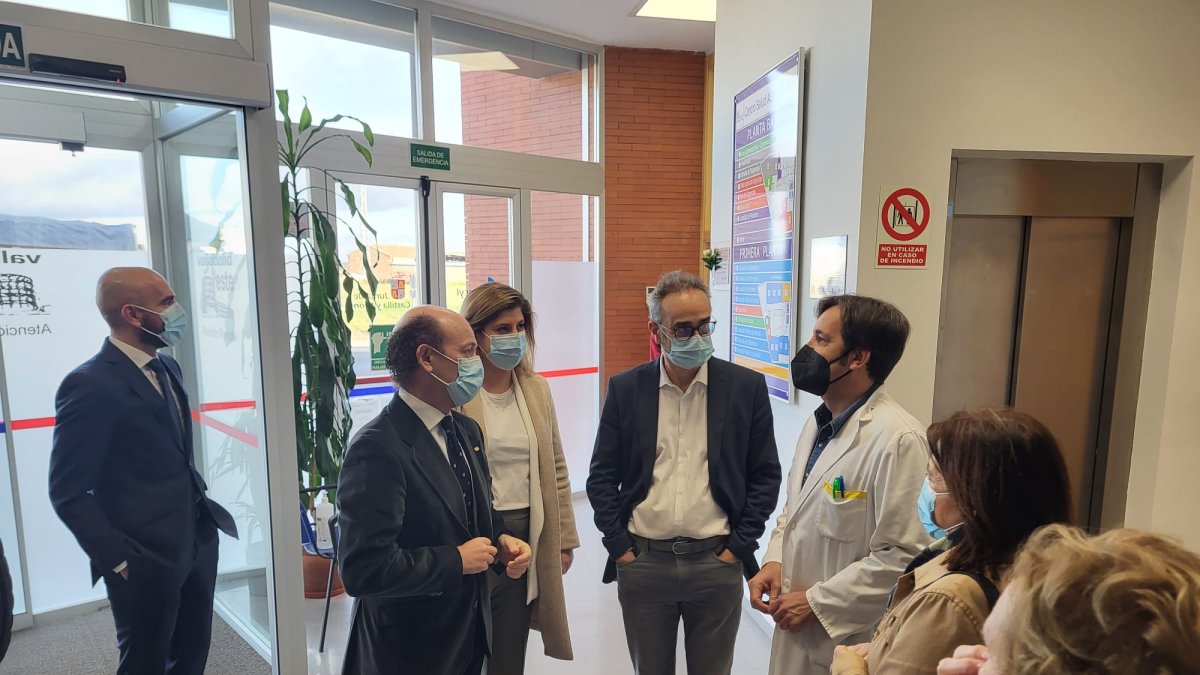Visita del viceconsejero de Sanidad al centro de salud de Alaejos. E.M.