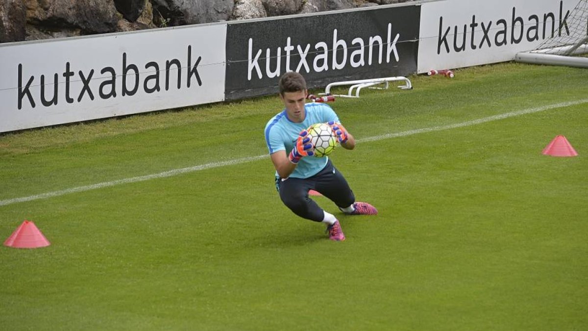 Kepa, en el primer entrenamiento de pretemporada del Athletic.-Paulino Oribe