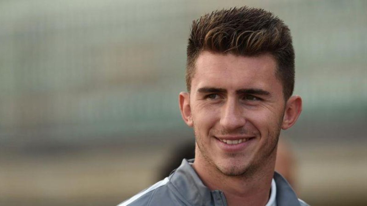 Aymeric Laporte, de 22 años, central del Athletic y de la selección francesa.-AFP / NICOLAS TUCAT