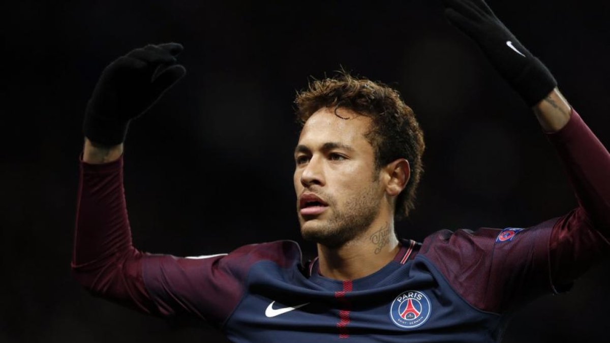 Neymar, durante la goleada del PSG ante el Celtic.-IAN LANGSDON (EFE)
