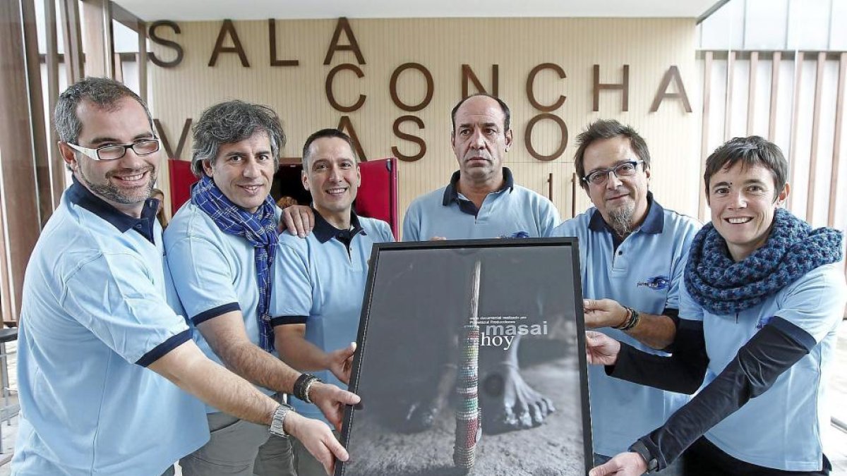 Pedro M. Sierra, Carlos Espeso, Alberto Muñoz, Enrique Amigo y los músicos Carlos Soto y María Desbordes, ayer en el LAVA.-J.M. Lostau